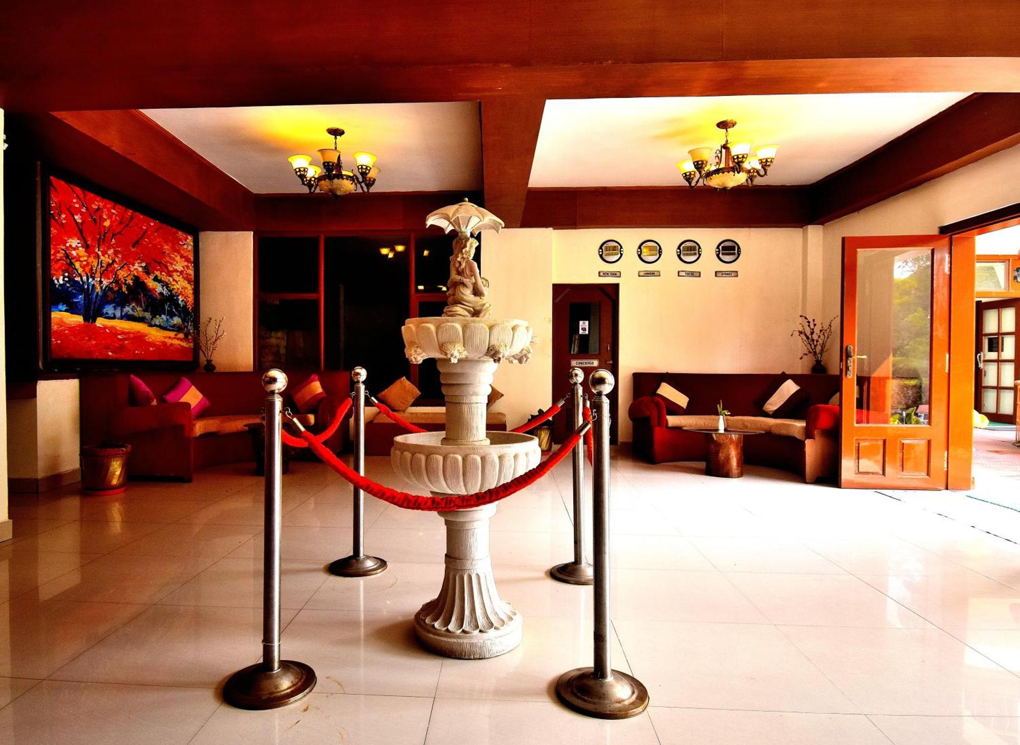 New Carnival Hotel Кодайканал Экстерьер фото